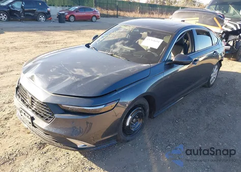 2024 Honda Accord Hybrid Touring z USA, uszkodzony, nr VIN 1HGCY2F83RA014935